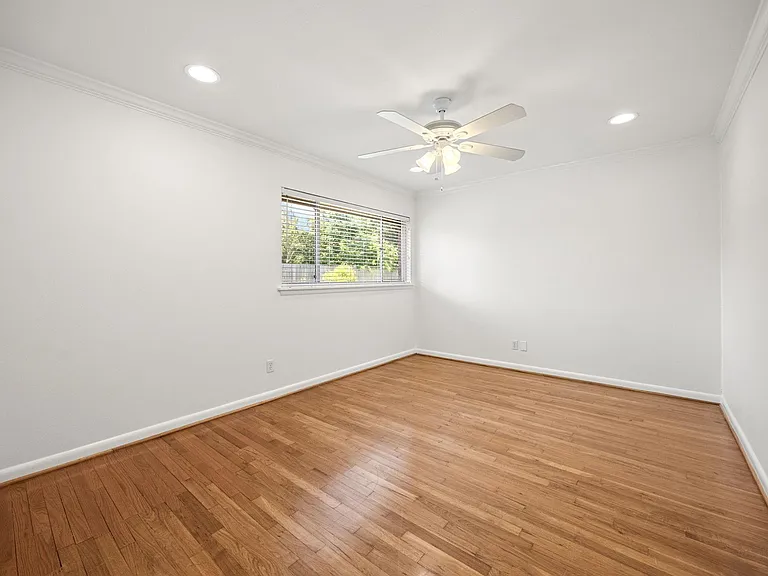 10310 Mayfield Rd — Photo 34