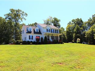 655 Dogwood Acres Ln, Madison, NC 27025