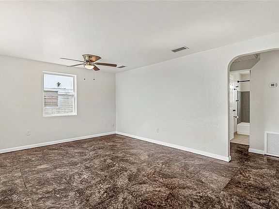 5th image of 916 Flagler Ave