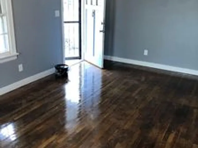 1509 Milton St — Photo 3