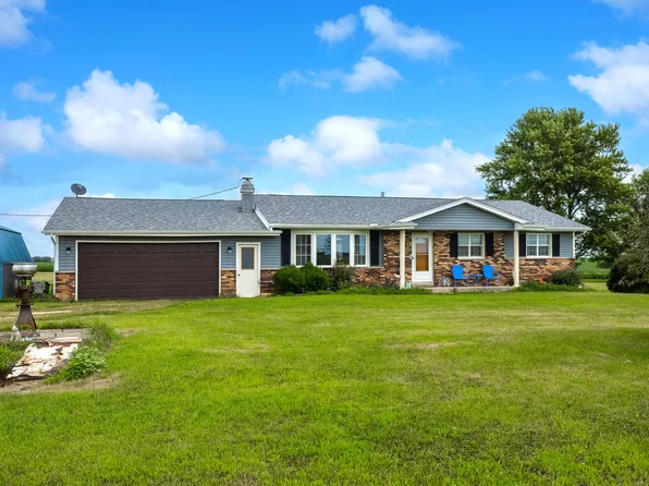 2164 270th St, Grand Mound, IA 52751