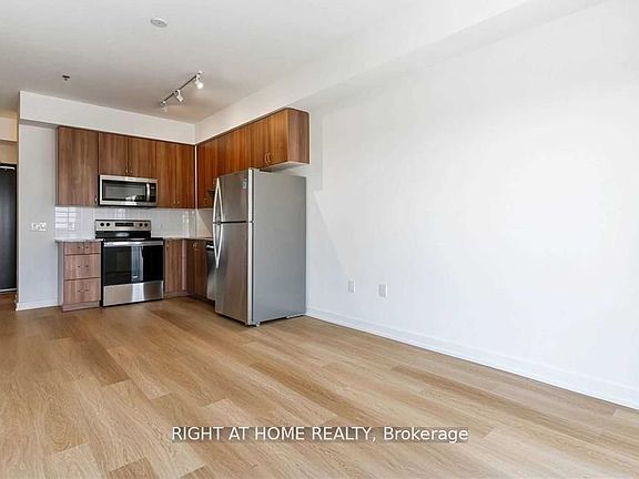 3rd image of 430 Essa Rd #417