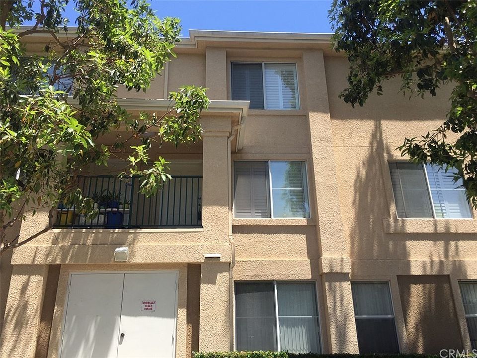 1st image of 986 Baycrest Ln