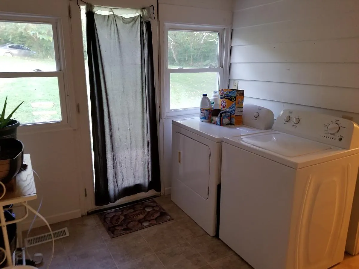 3 bed, 1336 sqft, $2,100 — Photo 4