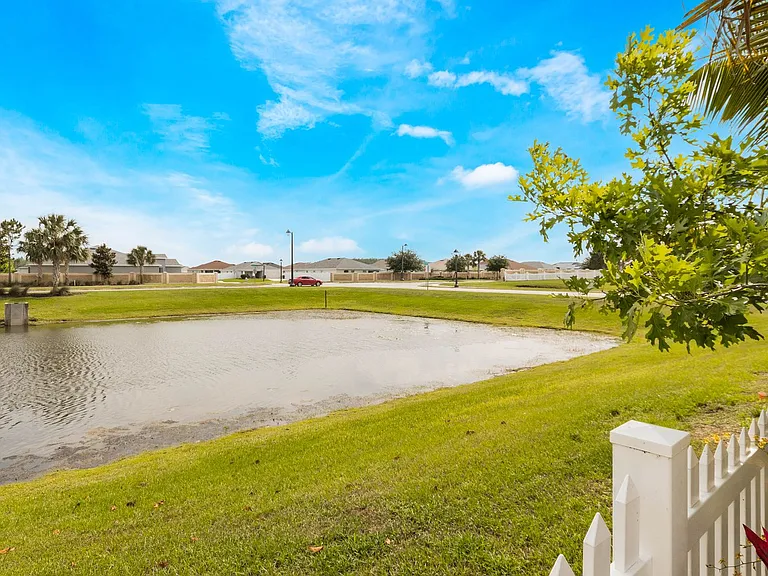 4602 Harvest Row Ln — Photo 37
