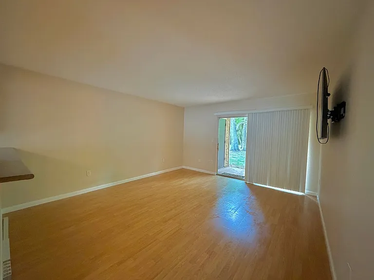 1810 NW 23rd Blvd #274 — Photo 5