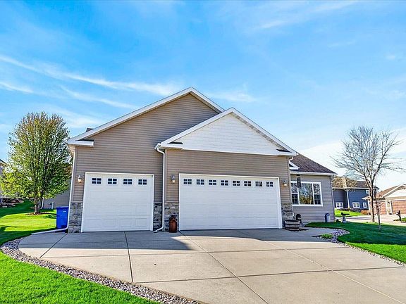 5th image of 905 Ellie Rae Drive