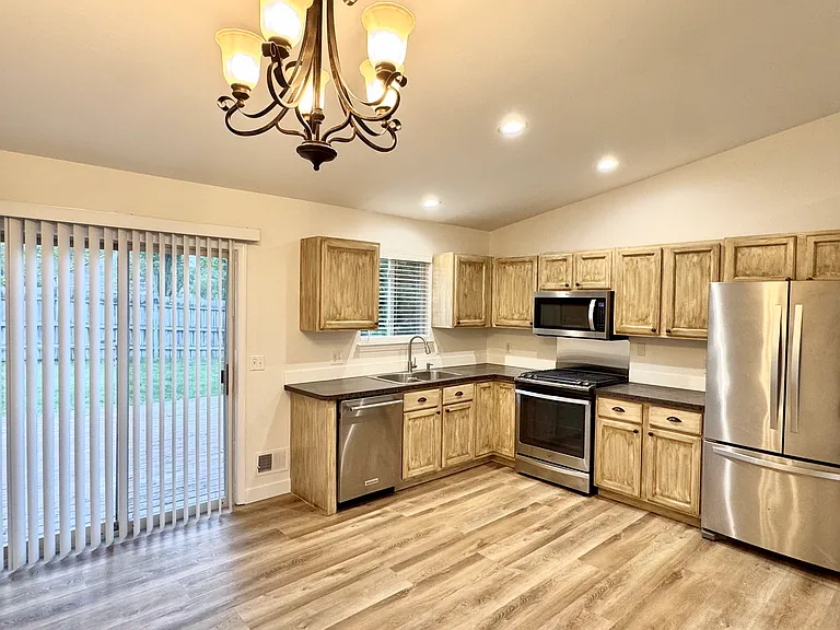 2901 Winton Rd — Photo 8