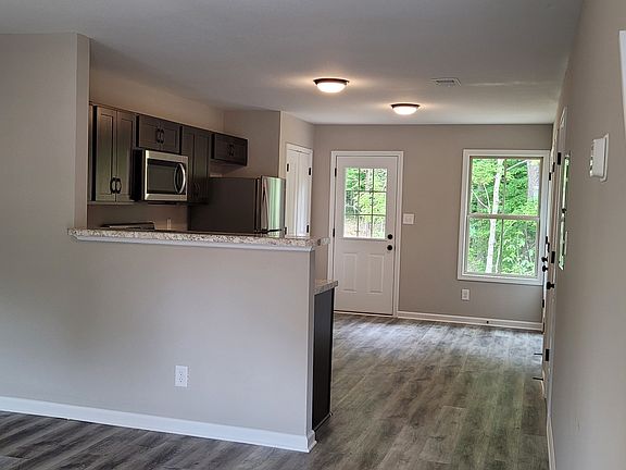 3rd image of 231 Smithson Ln #D