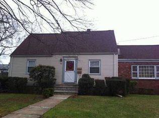 676 Pine St, North Brunswick, NJ 08902