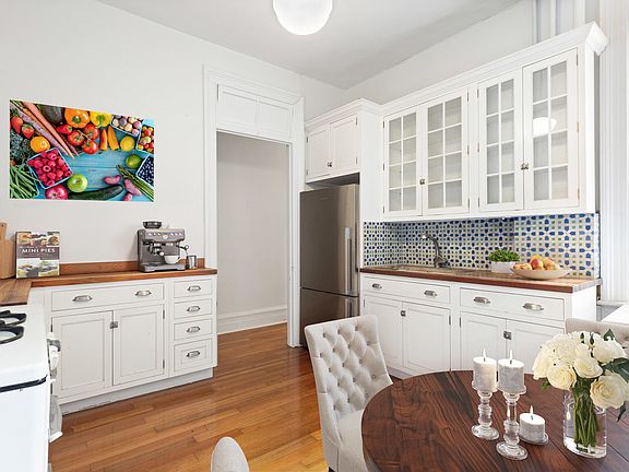 4th image of 231 W 21st St APT 3F