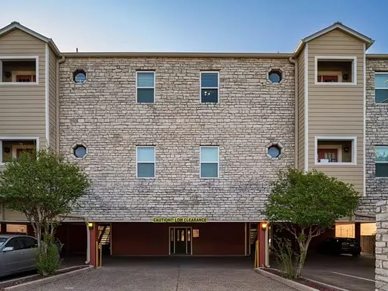 Stone Hill Apartments — Photo 14