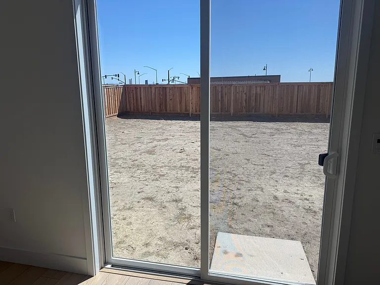 Eagle Ln — Photo 17