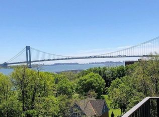 31 Hylan Blvd, Staten Island, NY 10305