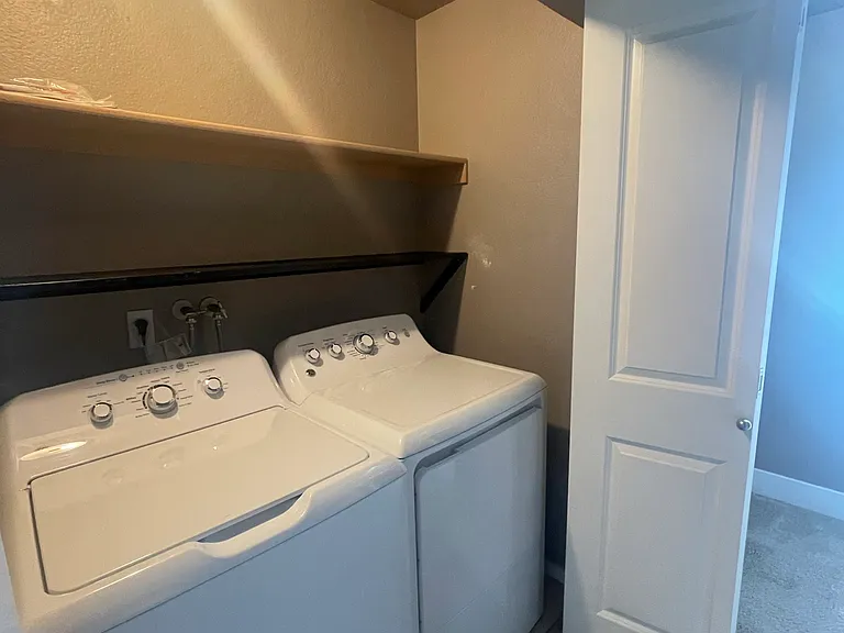 649 Bavarian Ln SE — Photo 7