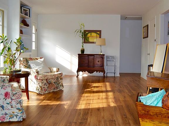 5th image of 317 Salisbury St