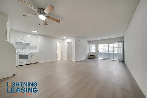 700 Irolo St. Photo 1