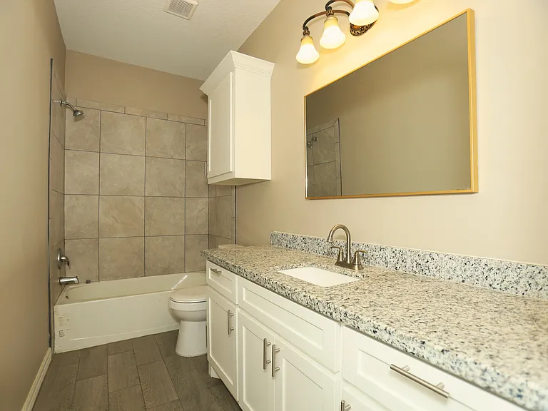 1012 Oak St #A-1 — Photo 9