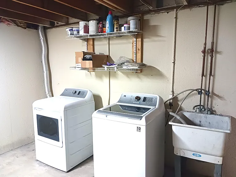 basement laundry room