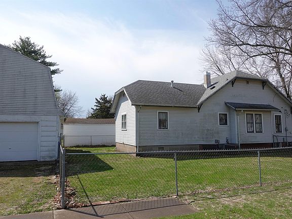 4th image of 961 Arnold St