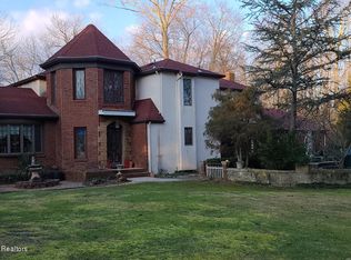 5 Mount Vernon Rd, Manalapan, NJ 07726