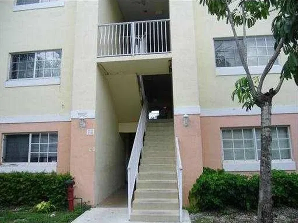 3680 N 56th Ave APT 805, Hollywood, FL 33021