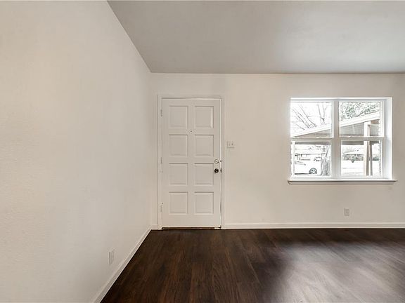 4th image of 4912 Cummings Dr E