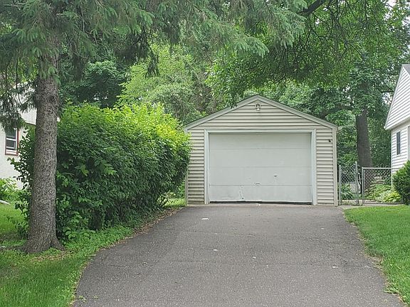 2nd image of 2120 Dorothy Ave