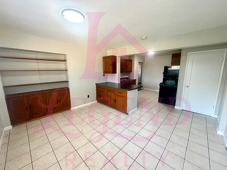 10869 Pear Tree Ln — Photo 1