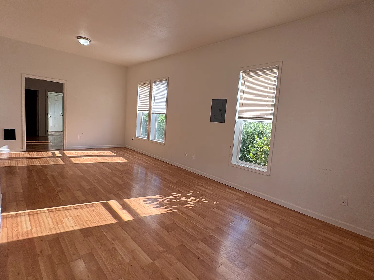 2 bed, $1,900 — Photo 2
