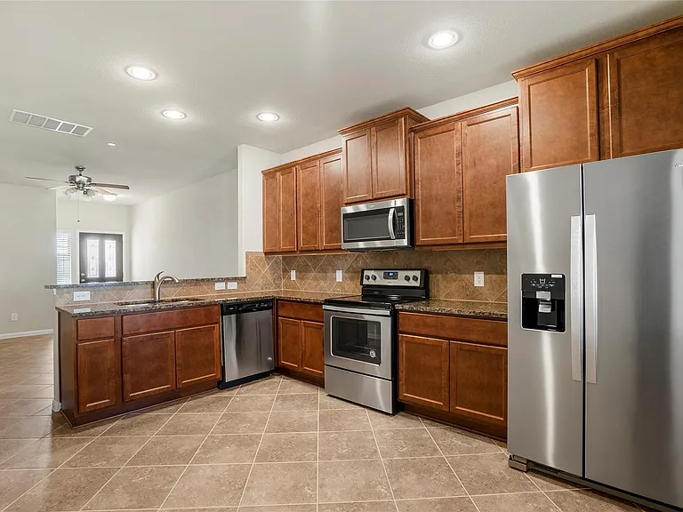 15524 Marina Dr — Photo 7
