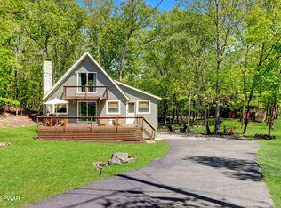 122 Oxford St, Bushkill, PA 18324