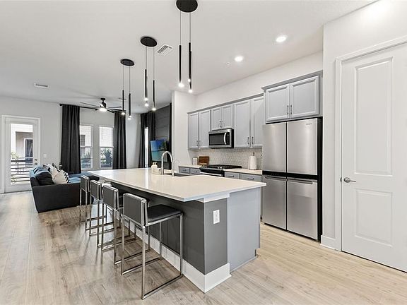 4th image of 2511 N GRADY AVENUE #16