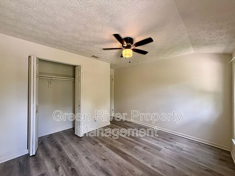 7398 Worthington Rd — Photo 17