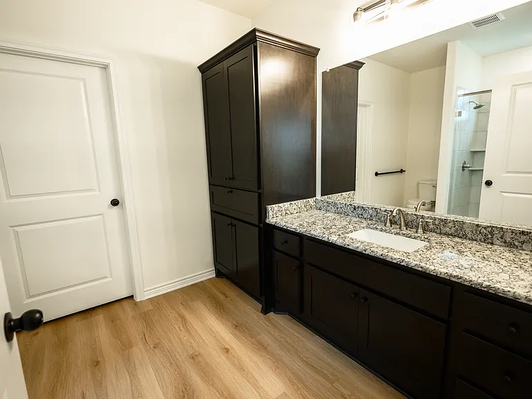 Studio Apartment Bathroom