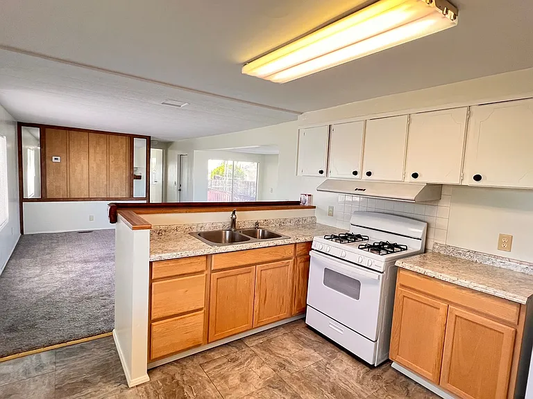 8256 Smith Rd — Photo 10