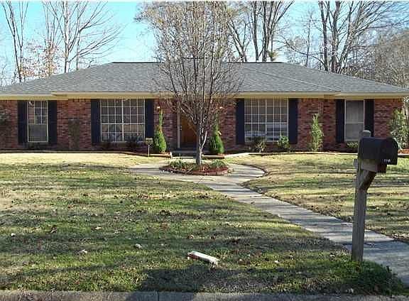 2nd image of 110 Carriage Hills Dr