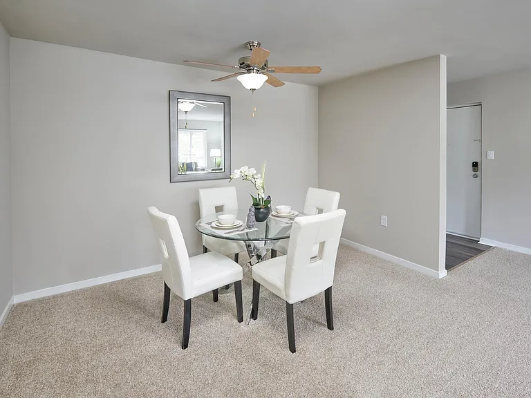 Seneca Place — Photo 9