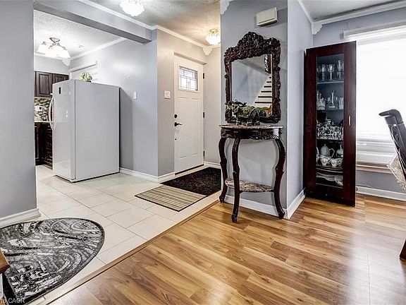 4th image of 110 Ling Rd #7