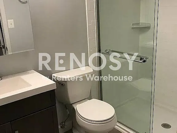 Available Spet 1 - Updated 2 Br 1.5 Bath - Third Floor With Balcony — Photo 3
