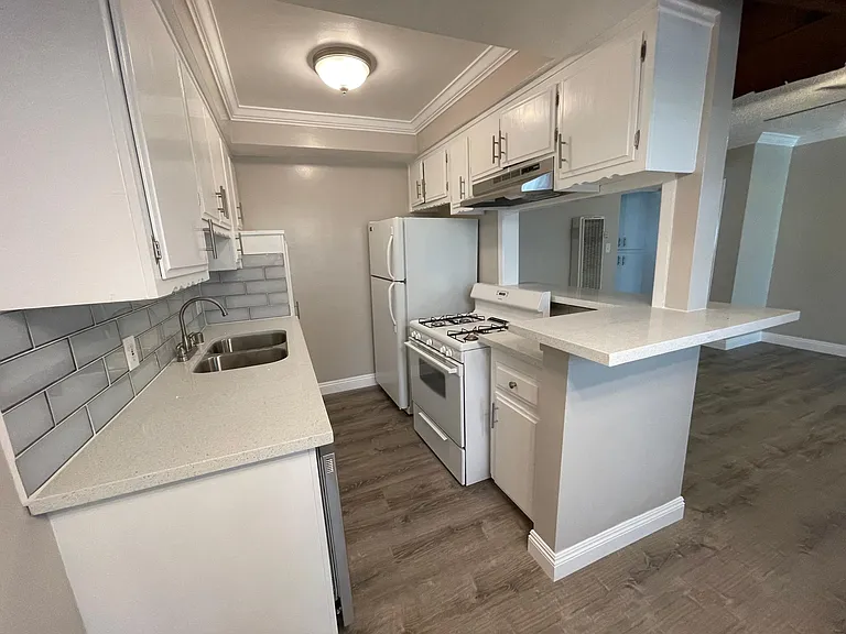 605 N Stoneman Ave — Photo 5
