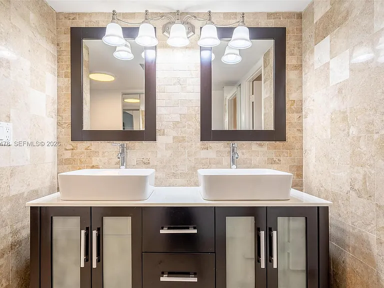 20347 W Country Club Dr #Townhouse 15 — Photo 11