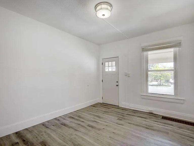 4333 Ames St — Photo 7
