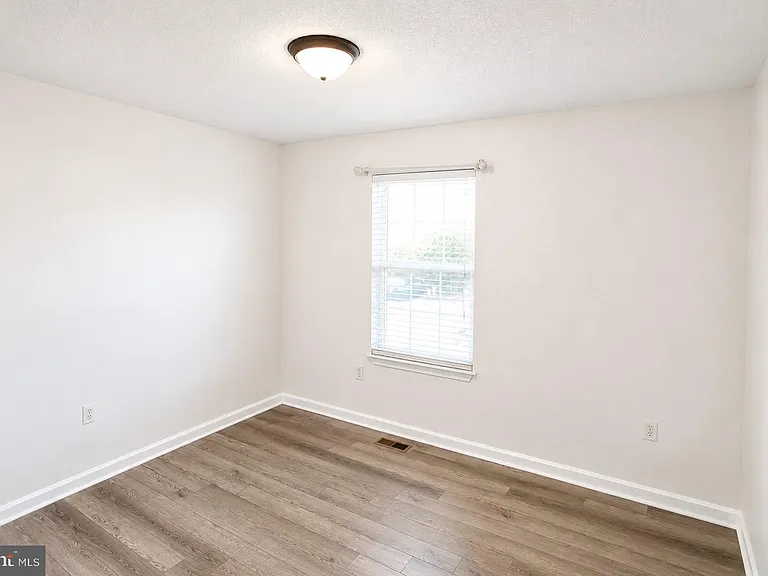 501 Emily Ln — Photo 13