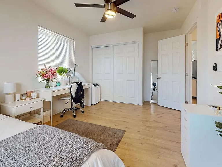6180-6182 Mary Lane Dr — Photo 15