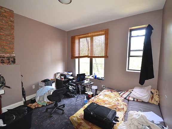 2nd image of 528 Chauncey St APT 3L