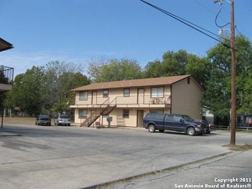 3rd image of 538 N VAUGHAN AVE