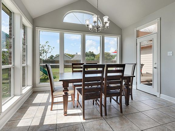3rd image of 38321 Oakleigh Ln