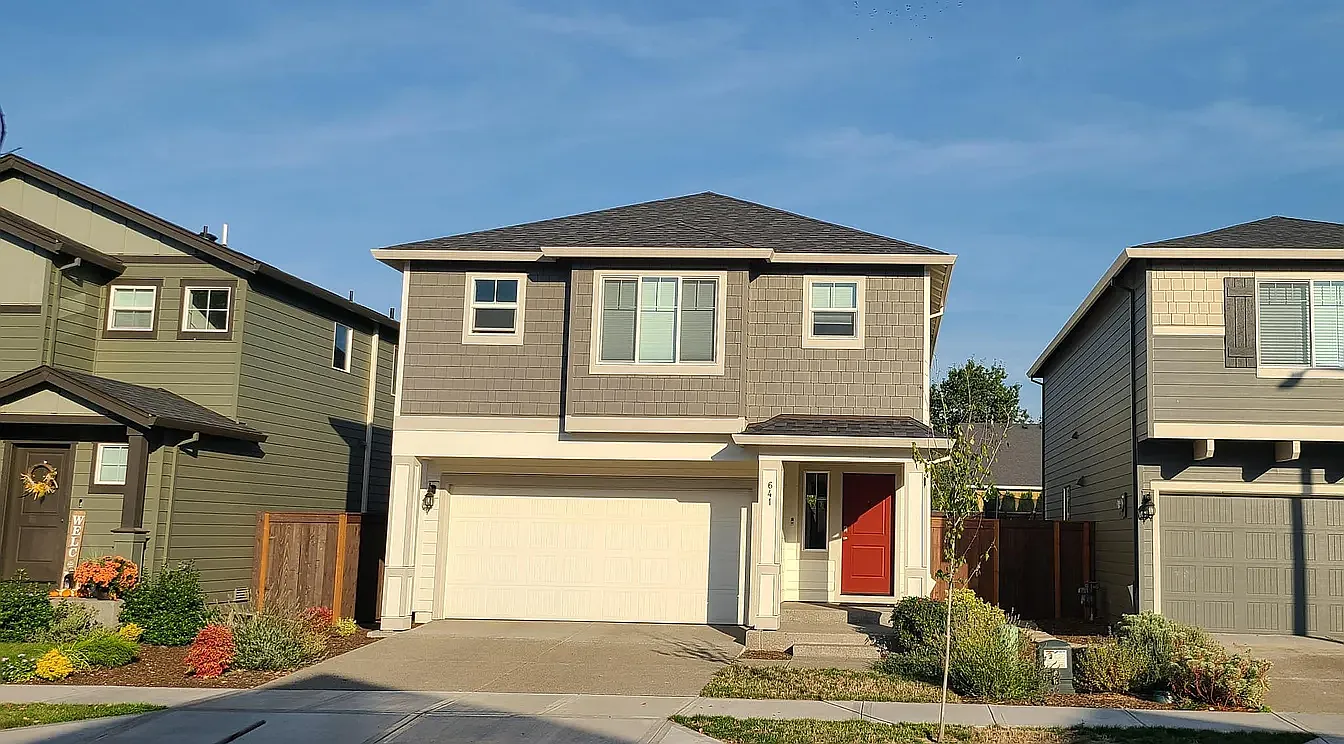 4 bed, 2.5 bath, 1940 sqft, $2,790 — Photo 1