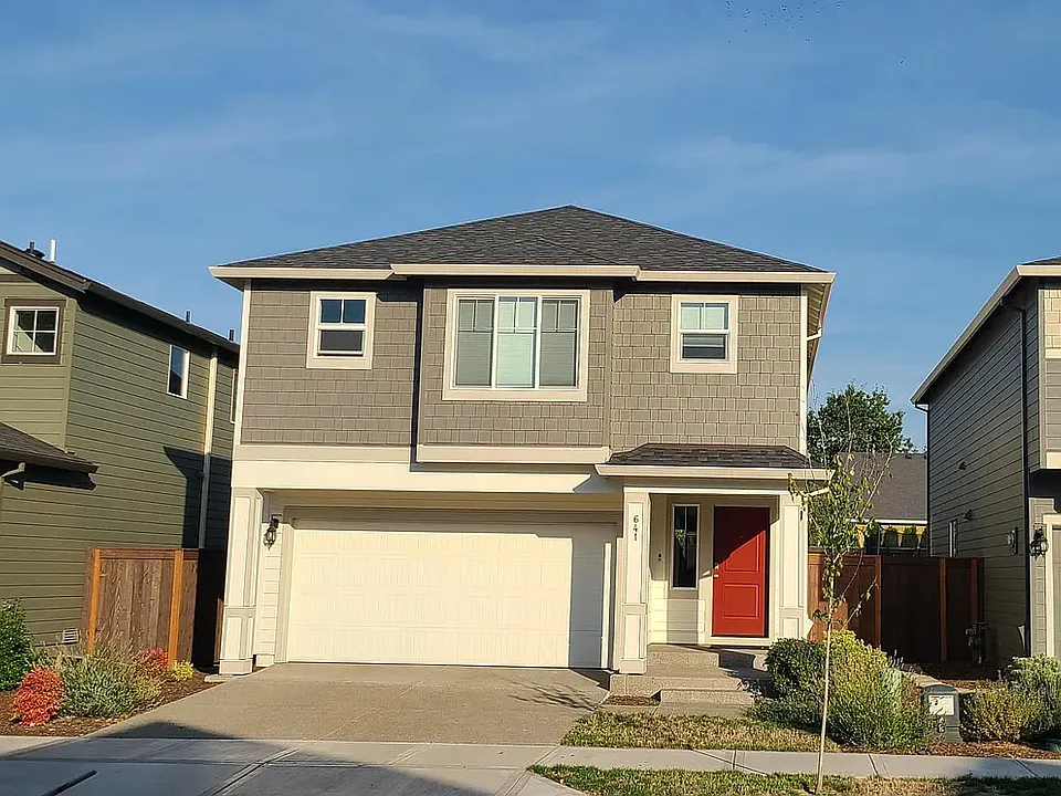 641 NE 138th Pl